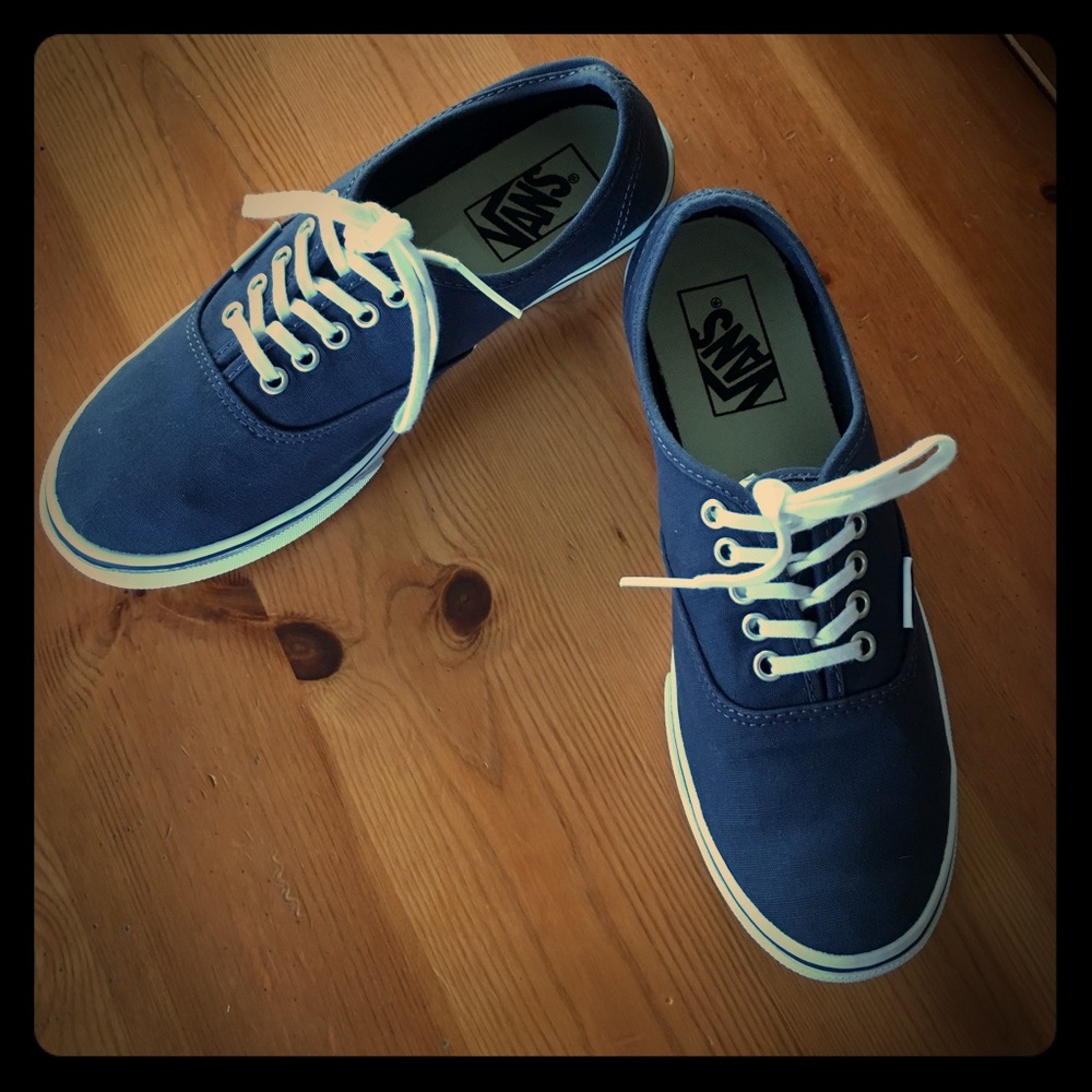 VANS NWOT Navy Blue