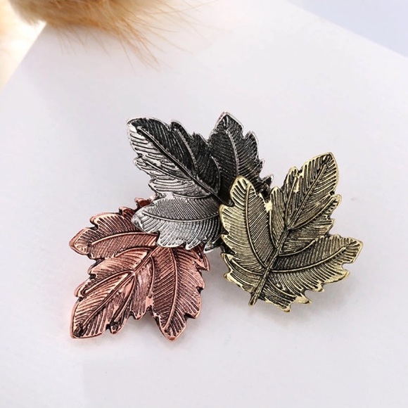 Leaf Brooch - Picture 5 of 6