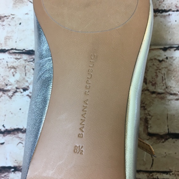 ❌SOLD❌ [Banana Republic] Silver Pointed Toe Flats - Picture 8 of 8