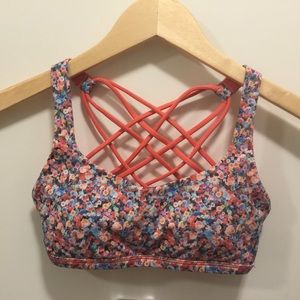 Lululemon Free to be Wild