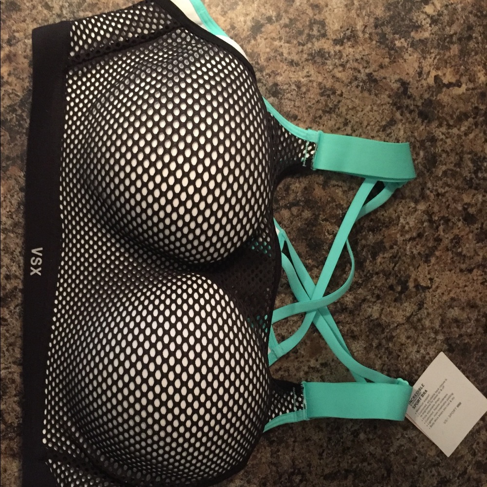Victoria's Secret incredible sports bra