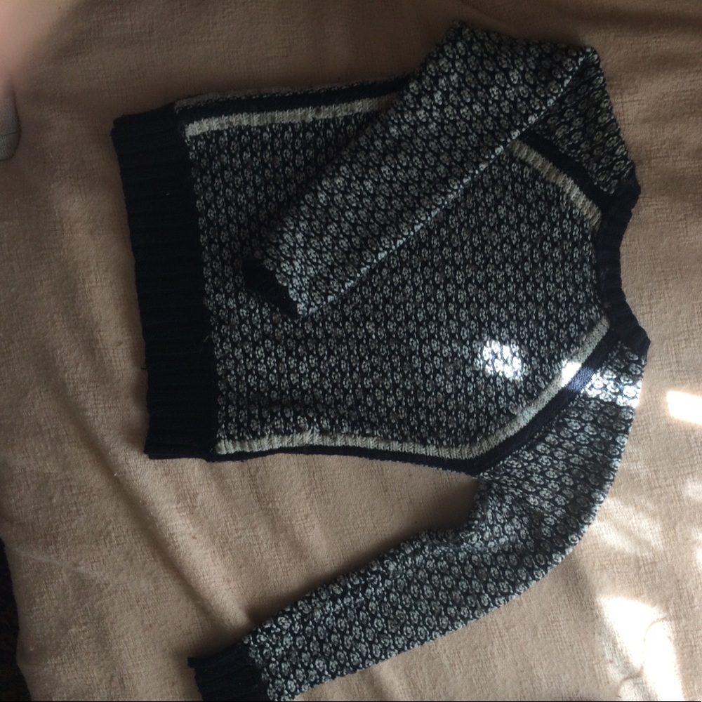 blue and white pullover sweater