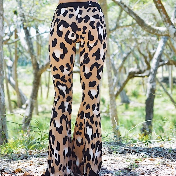 ✖️SOLD OUT✖️ - Picture 2 of 3