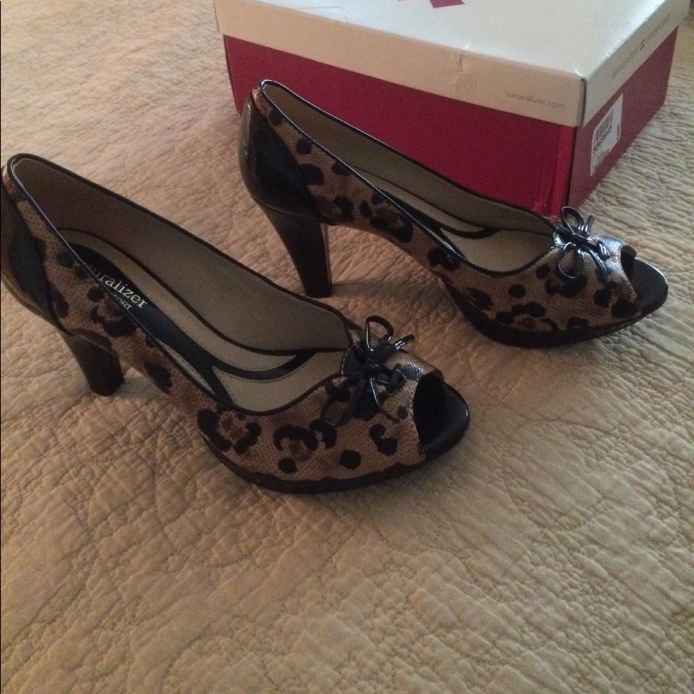 Naturalizer Heels brand new
