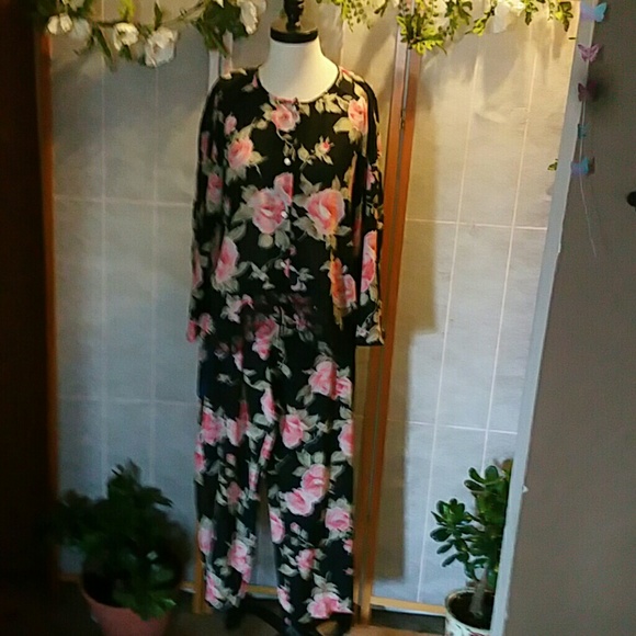 Natori Other - $19 only for one Hour!!!! Lounge set