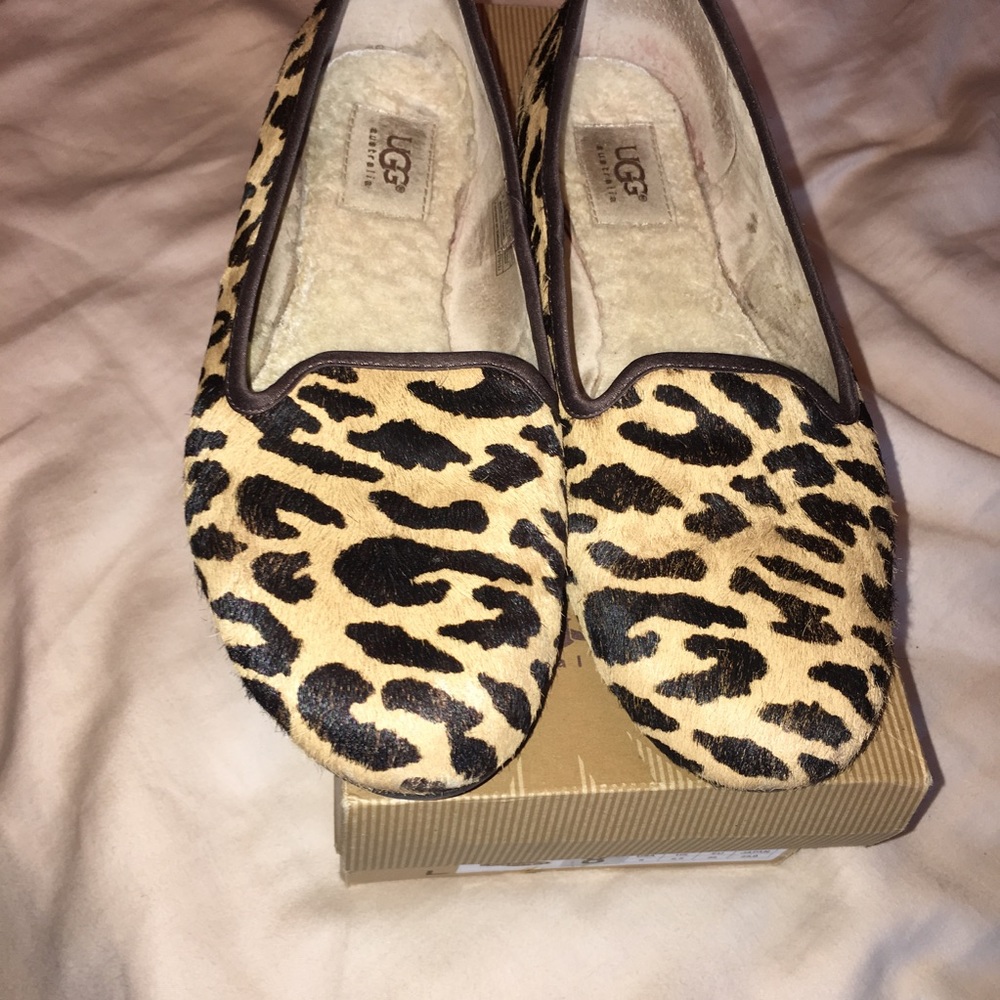 Cute ugg leopard print flat ! ❤️