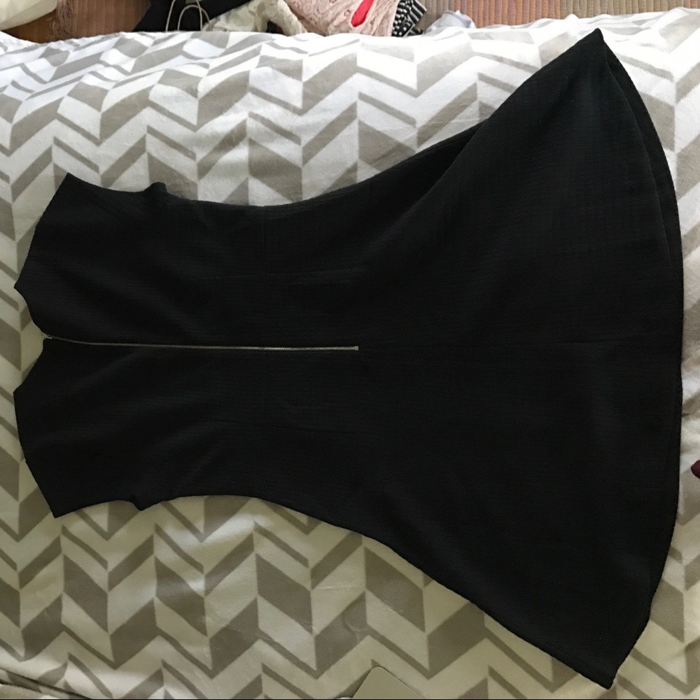 Banana Republic Short Black Dress - Picture 2 of 3