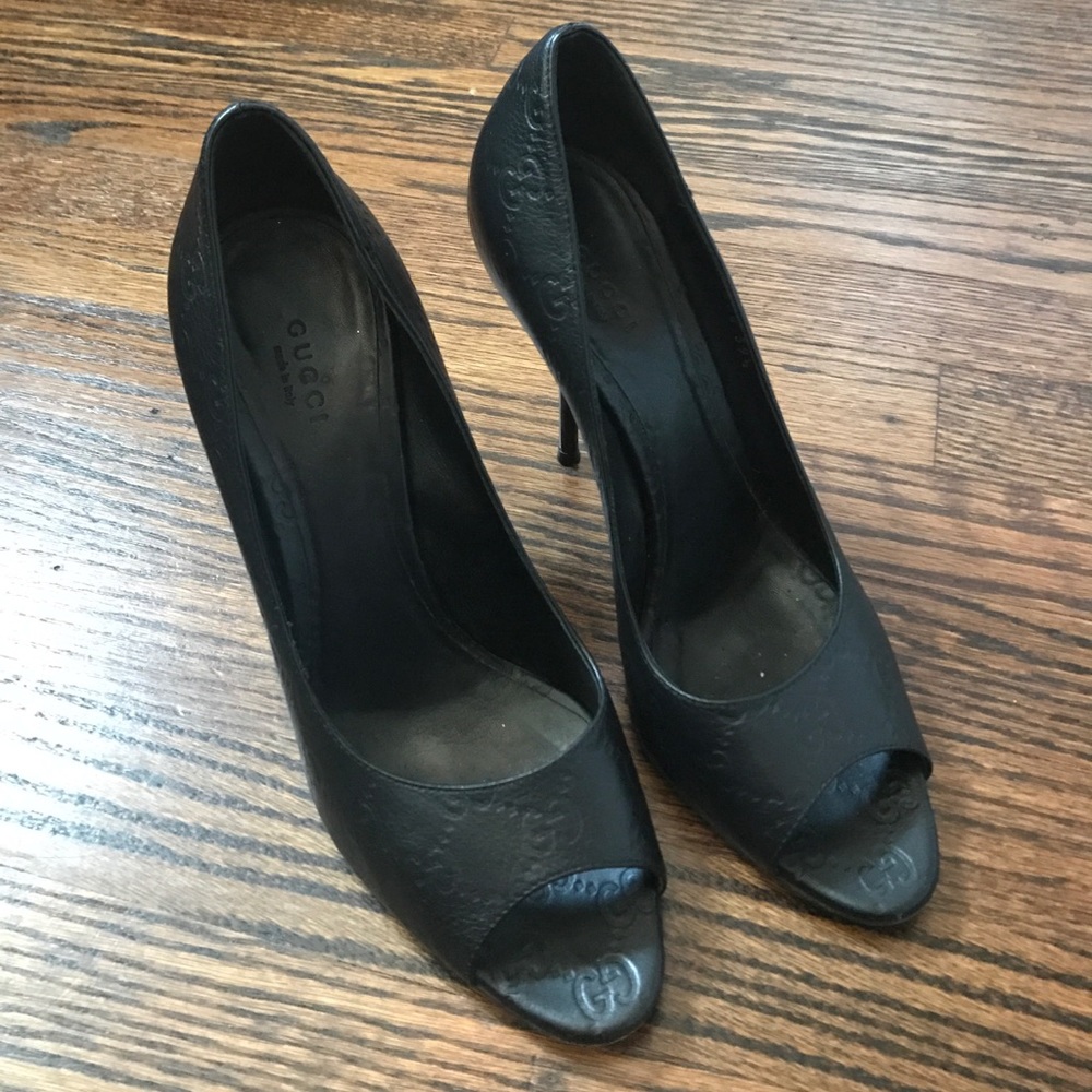 SOLD****Gucci pumps