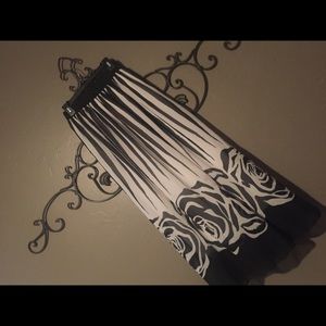 Beautiful long elegant skirt 👛🌂👛🌂