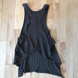 Cropped back top!🍾