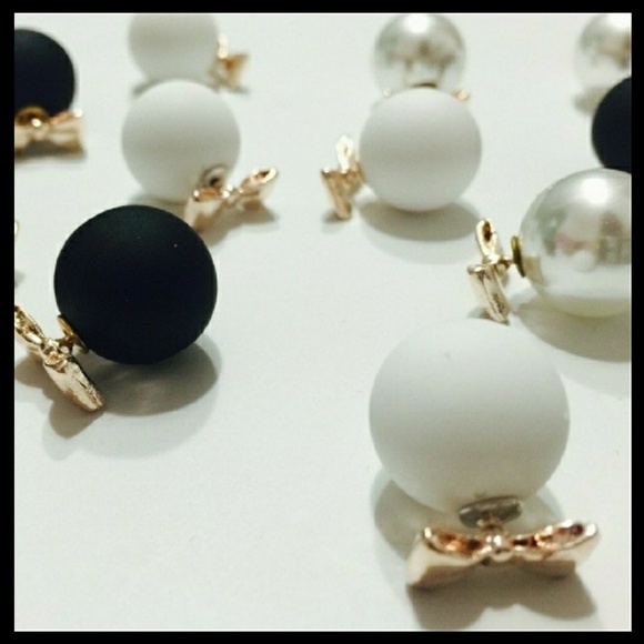 Jewelry - Double Sided Bow Earrings