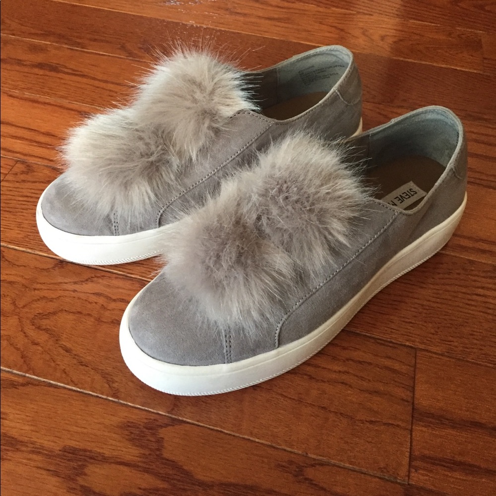Steve Madden Pom Pom sneakers
