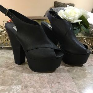 STEVE MADDEN BLACK PLATFORM WEDGE HEELS 8.5