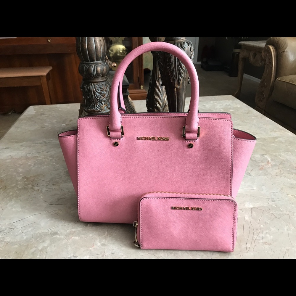 MICHAEL KORS