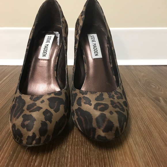 Heels - Picture 2 of 3