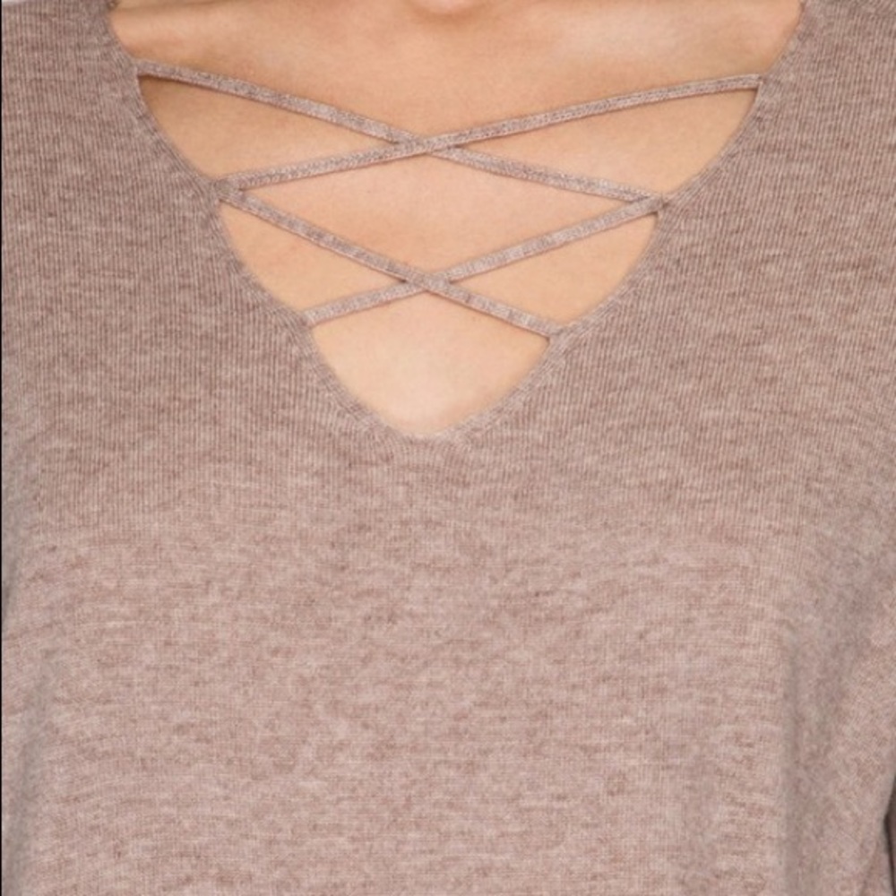 Carmen Crisscross Sweater - Picture 5 of 6