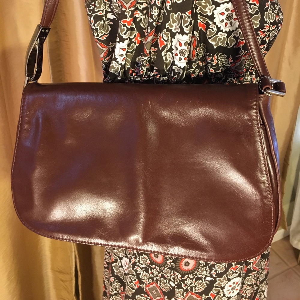 Beautiful Giani Bernini brown leather purse