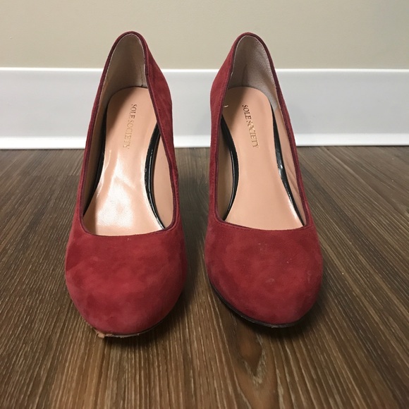 Heels - Picture 3 of 4