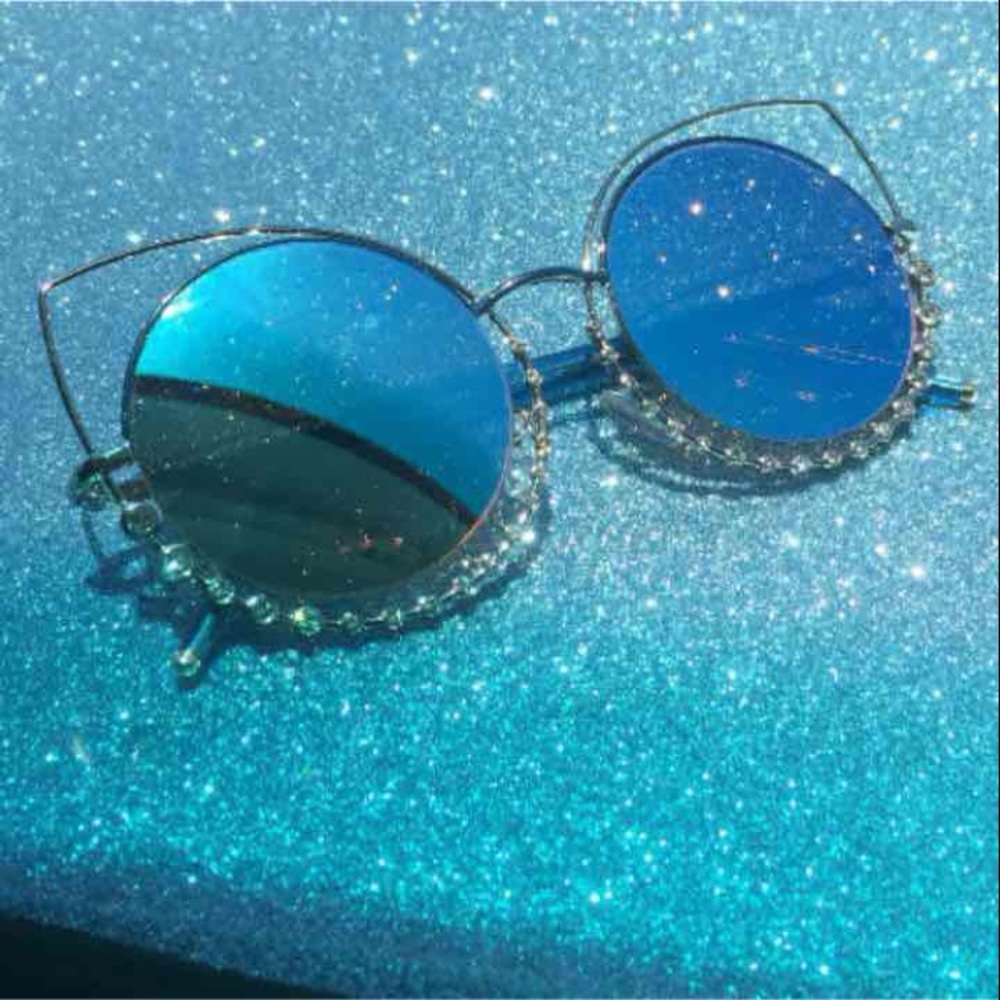 CRYSTAL RIMMED CATEYE MIRRORED SUNGLASSES BLUE 💙