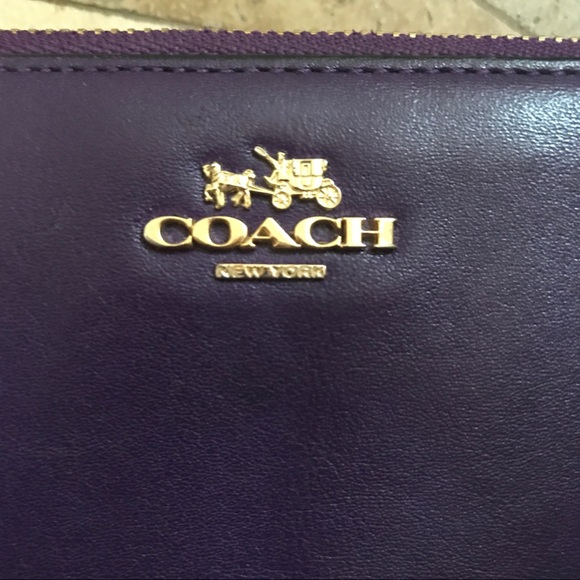 Coach Wristlet - Picture 5 of 7