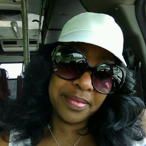 Meet your Posher, Gwendoly