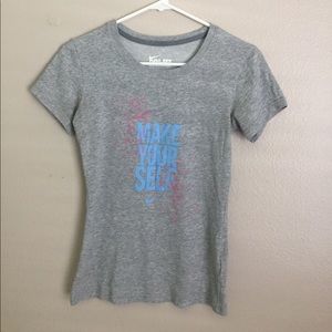 NIKE SLIM FIT TEE
