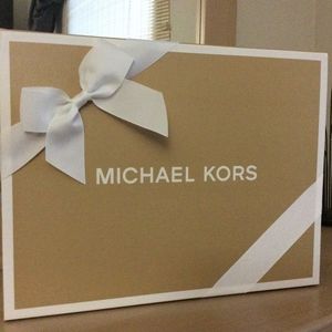 Michael kors gift 2024 wrap look like