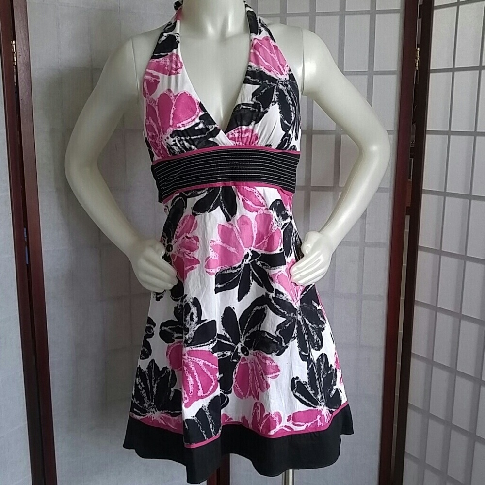 Dress - Picture 2 of 9
