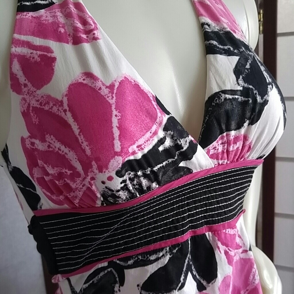 Dress - Picture 4 of 9
