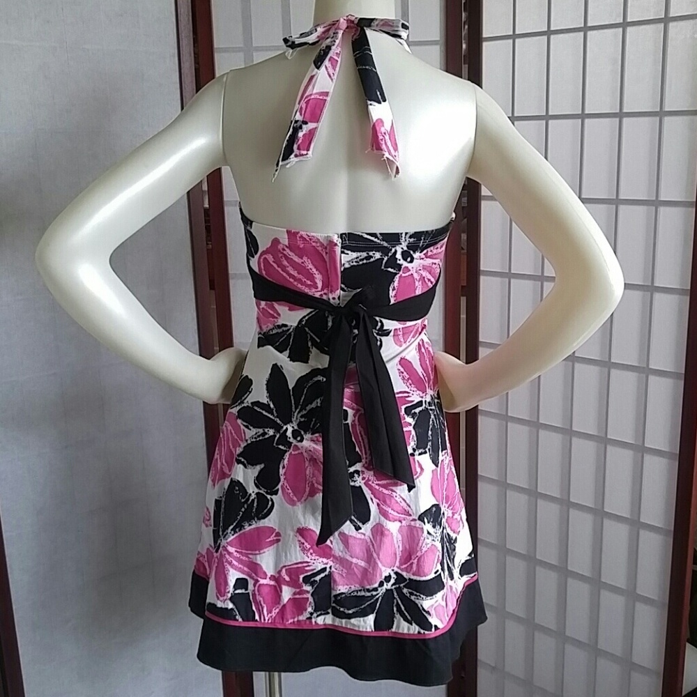 Dress - Picture 5 of 9