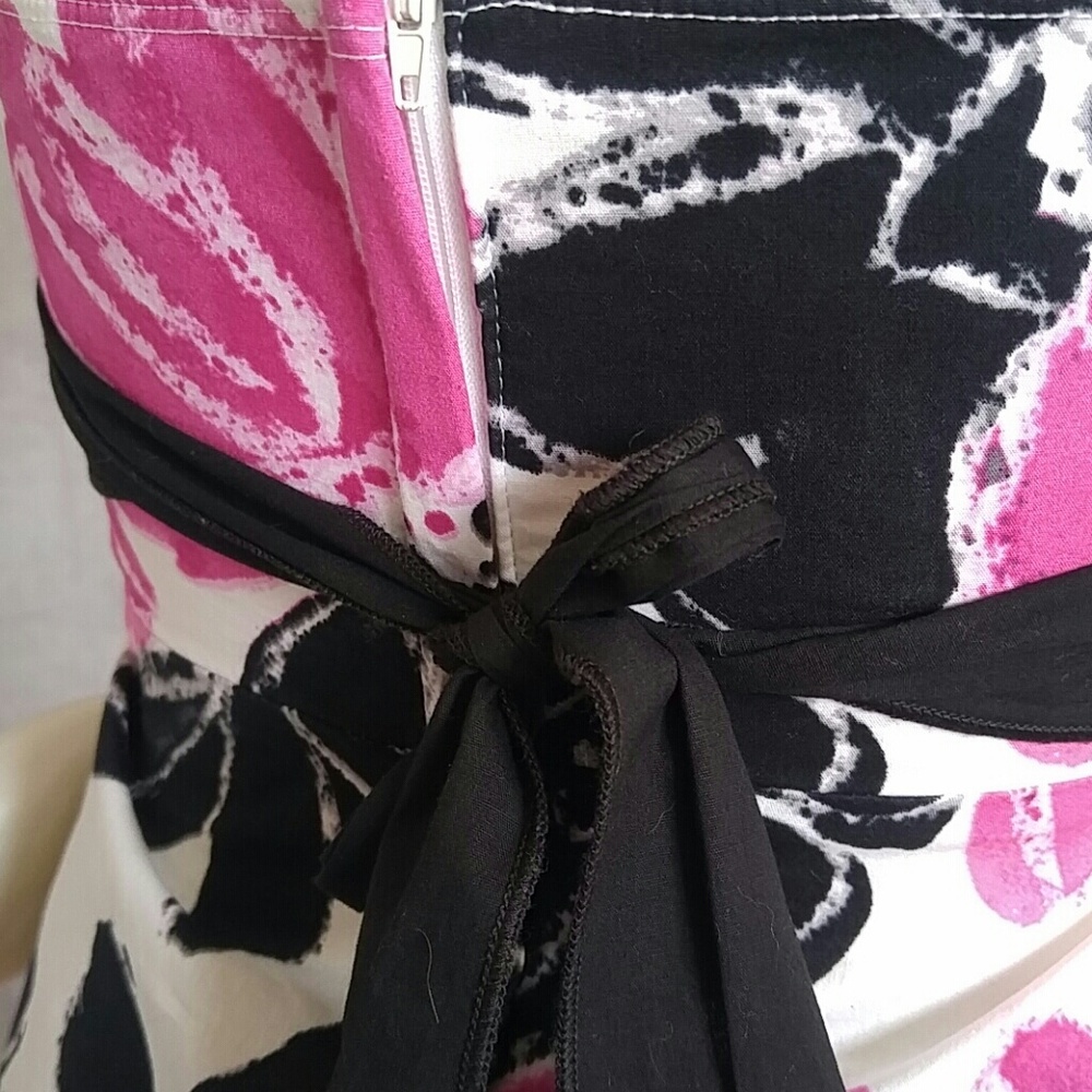 Dress - Picture 7 of 9