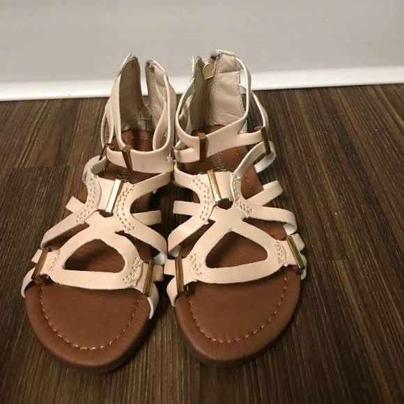 Brand new sandals - Picture 1 of 3