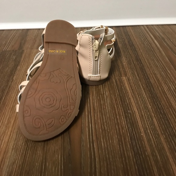 Brand new sandals - Picture 3 of 3