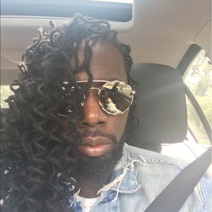 Meet your Posher, Jean