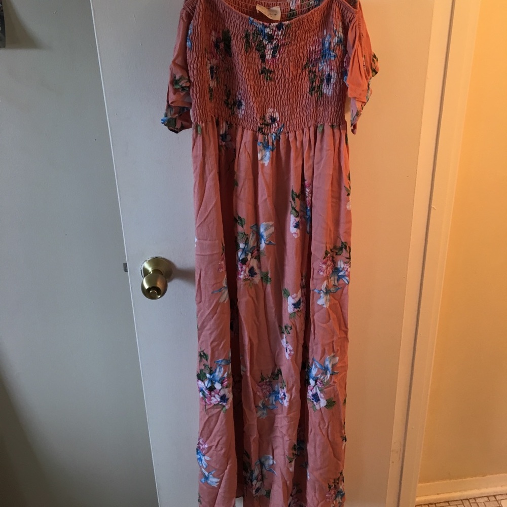 Light Pink floral maxi. 🎉🎉price drop, now 40!