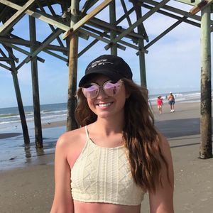 Meet your Posher, Caroline