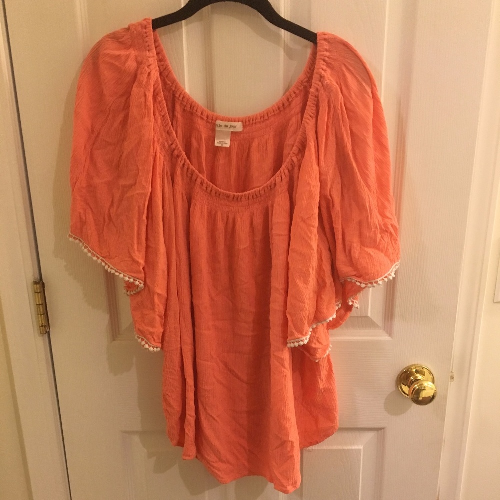 Size 2X flowy coral shirt