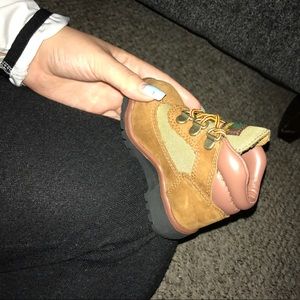 TODDLER TIMBERLANDS !!!