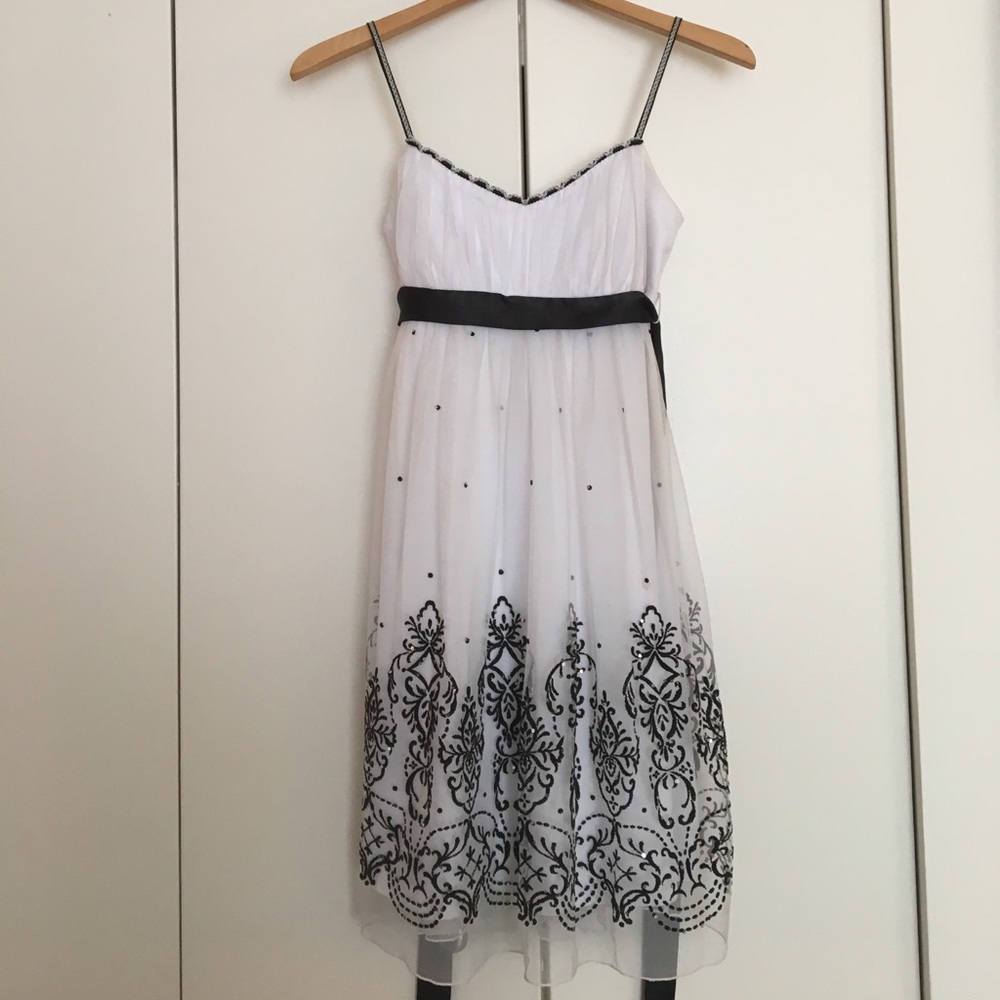 💃🏼✨Black and white special occasion dress✨💃🏼