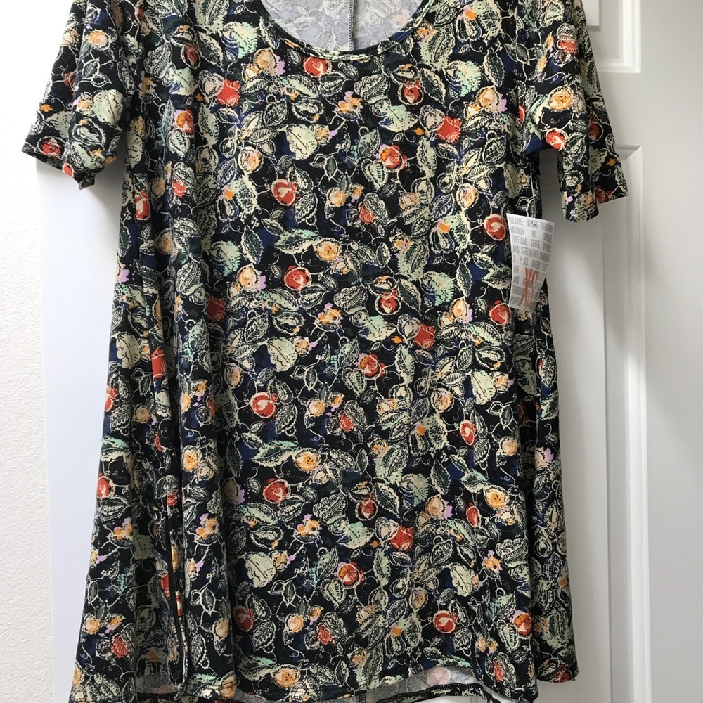 LuLaRoe Perfect Tee-NEW