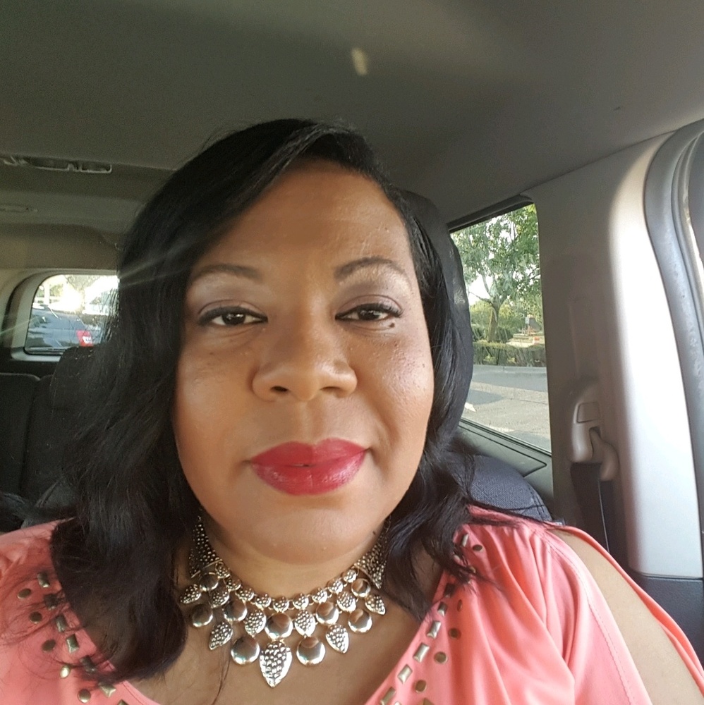 Meet your Posher, Tonya