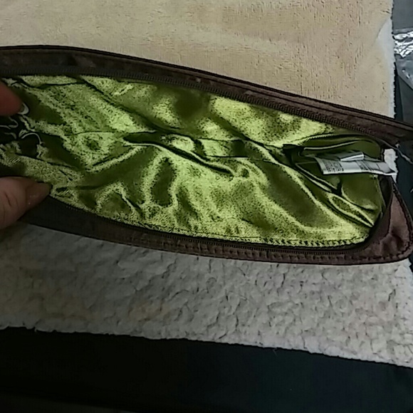 Sequins and beads - Picture 3 of 4