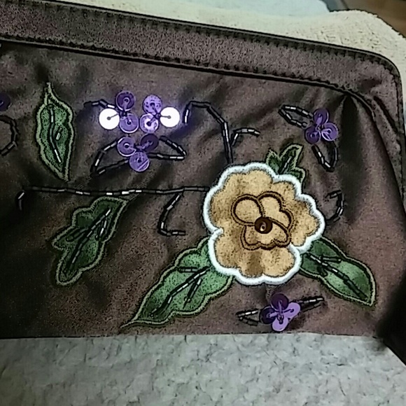 Sequins and beads - Picture 4 of 4