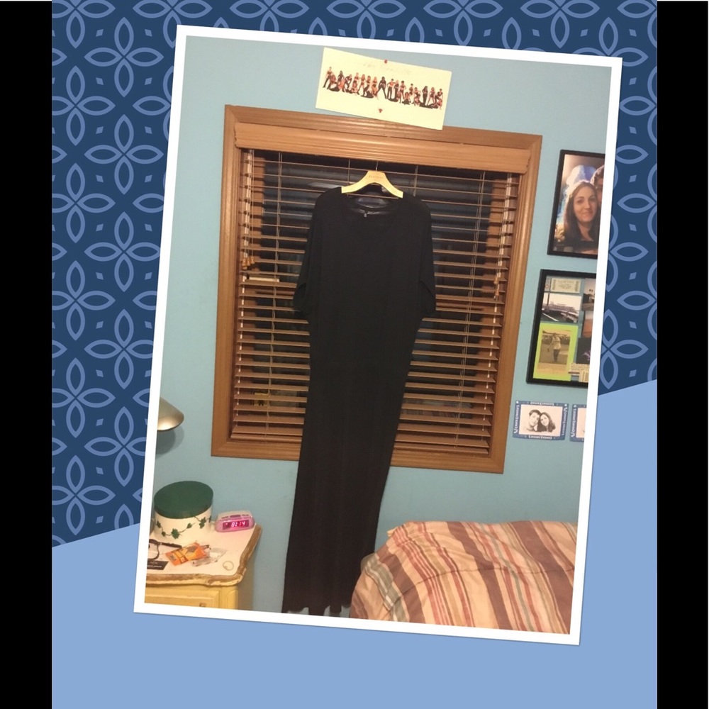 Victoria's Secret short sleeve dress floor length