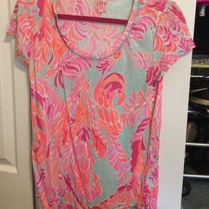 EUC lilly pulitzer tee