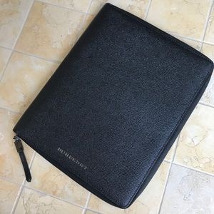 💯% real Burberry iPad case & Burberry dust bag