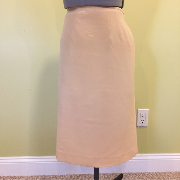 Women Suit - Picture 7 of 10