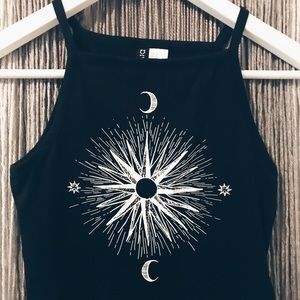 H&M crop top with moon print