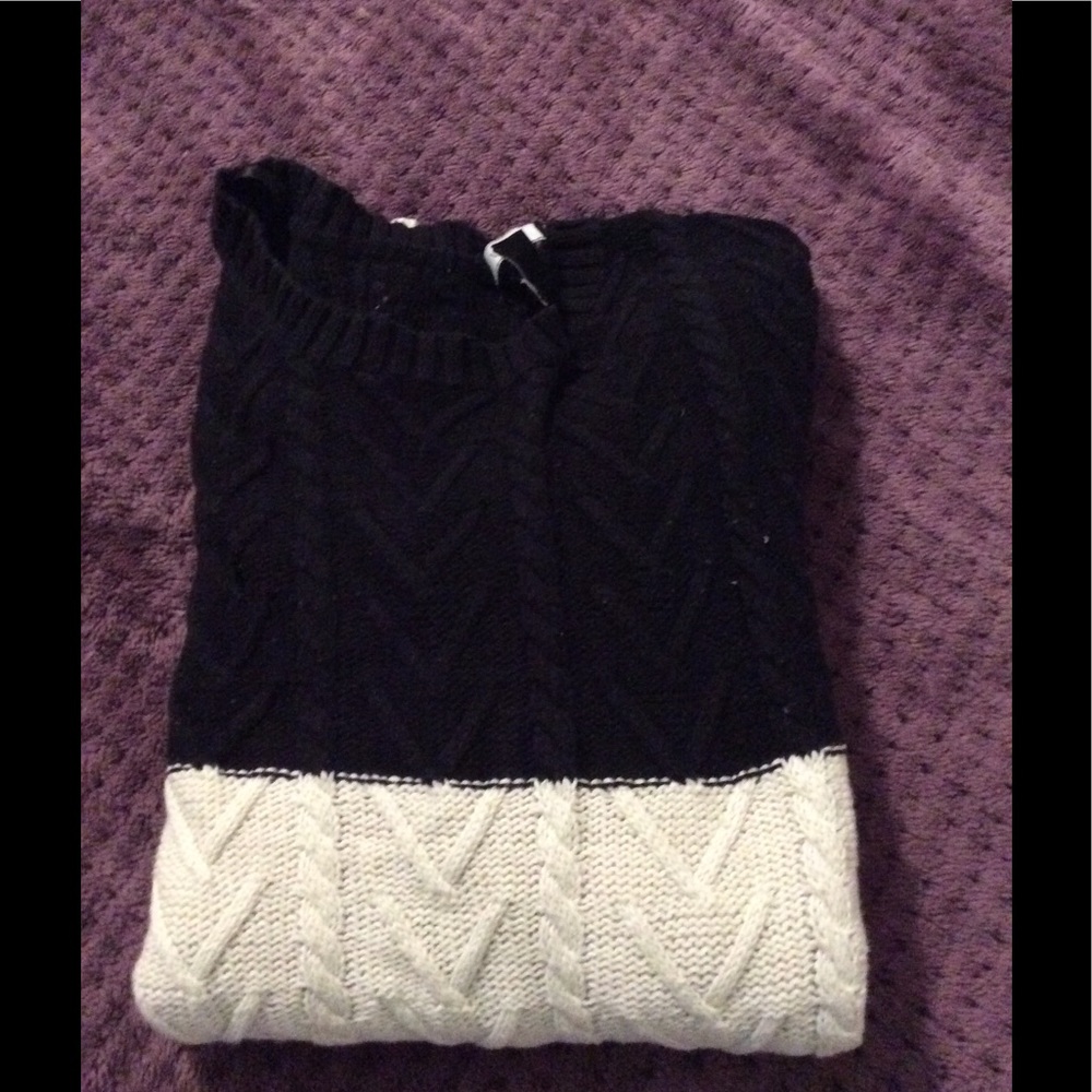 Ladies color block sweater. 🎁 GIFT, GIFT