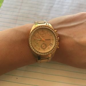 Rose gold fossil watch